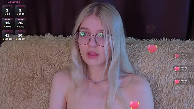 Snapshot of MonicaShiny chatting on November 2025 07:13:02 PM MonicaShiny online show from November 2025 07:13:02 PM