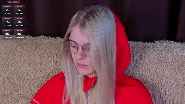 Snapshot of MonicaShiny chatting on November 2025 05:44:01 PM MonicaShiny online show from November 2025 05:44:01 PM