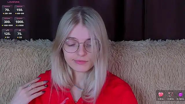 Snapshot of MonicaShiny chatting on November 2025 07:02:02 PM MonicaShiny online show from November 2025 07:02:02 PM