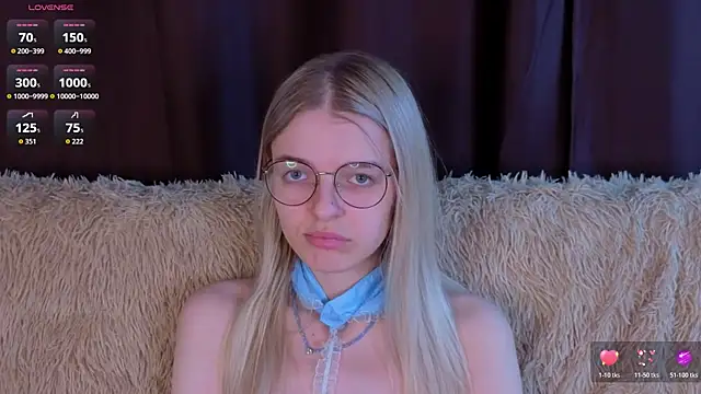 Snapshot of MonicaShiny chatting on November 2025 07:13:01 PM MonicaShiny online show from November 2025 07:13:01 PM