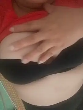 Snapshot of Suem99 chatting on October 2025 06:44:02 AM Suem99 online show from October 2025 06:44:02 AM