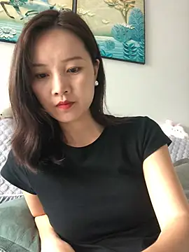 Snapshot of Mile-m chatting on June 2026 06:07:01 AM Mile-m online show from June 2026 06:07:01 AM