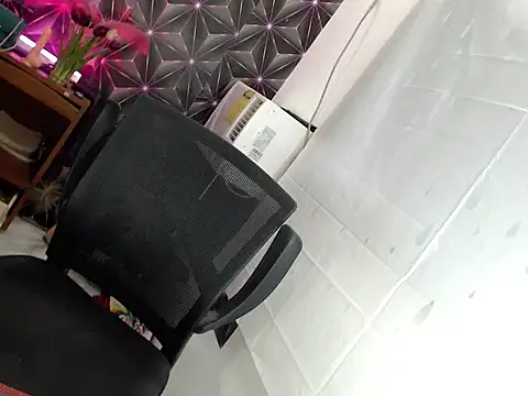 Snapshot of Hot_chely chatting on October 2025 10:39:02 PM Hot chely online show from October 2025 10:39:02 PM