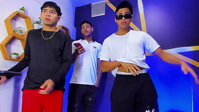 Play boys Hot2 online show from October 2025 12:03:01 PM