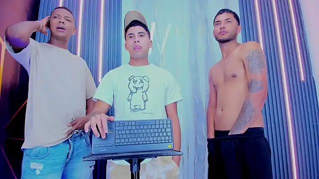 Play boys Hot2 online show from November 2025 04:00:01 PM