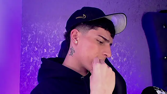 MateoMitchell online show from November 2025 09:57:02 PM