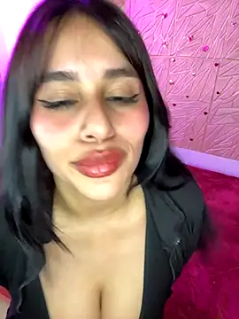 Snapshot of Mis_Saraaxx chatting on October 2025 06:30:02 PM Mis Saraaxx online show from October 2025 06:30:02 PM