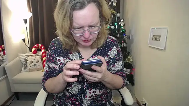 VestaWoody online show from December 2025 07:25:01 AM