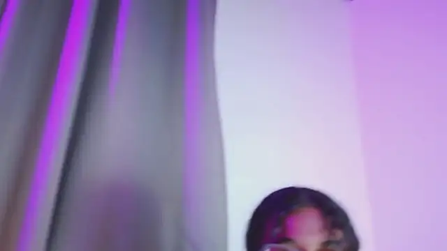 luna valen online show from October 2025 08:04:02 PM