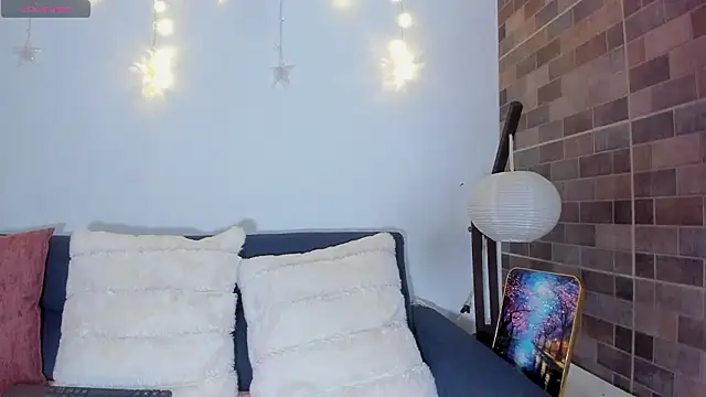 Snapshot of luna_valen chatting on February 2026 09:09:02 PM luna valen online show from February 2026 09:09:02 PM