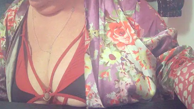 Snapshot of Playful_MILF_Demi chatting on November 2025 08:25:02 PM Playful MILF Demi online show from November 2025 08:25:02 PM