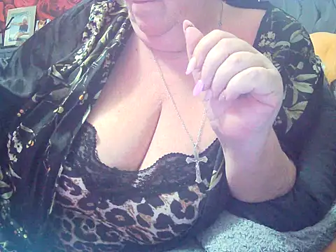 Snapshot of Playful_MILF_Demi chatting on December 2025 01:25:01 AM Playful MILF Demi online show from December 2025 01:25:01 AM
