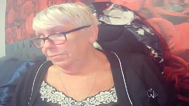 Playful MILF Demi online show from June 2026 10:08:01 PM