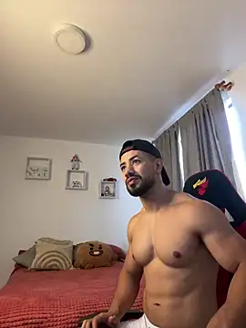 Ezzio Scolaro online show from November 2025 11:42:01 AM