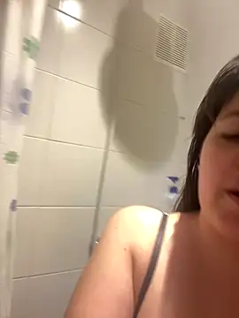 Anyhot latina online show from October 2025 09:04:02 PM