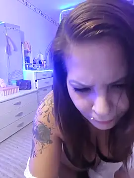 KRISZTIN1987 online show from November 2025 06:24:02 PM