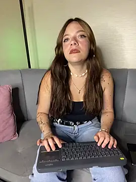 Emmily pink online show from October 2025 03:37:02 AM