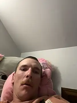 Snapshot of AverageMaleJay chatting on October 2025 10:18:01 PM AverageMaleJay online show from October 2025 10:18:01 PM