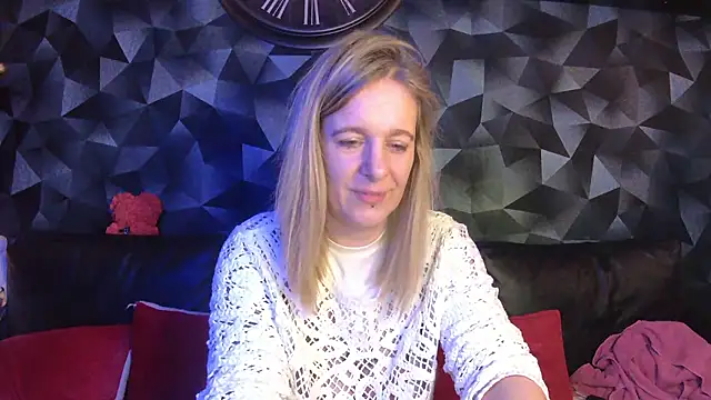 Snapshot of Delichieuse5 chatting on January 2026 09:09:01 PM Delichieuse5 online show from January 2026 09:09:01 PM