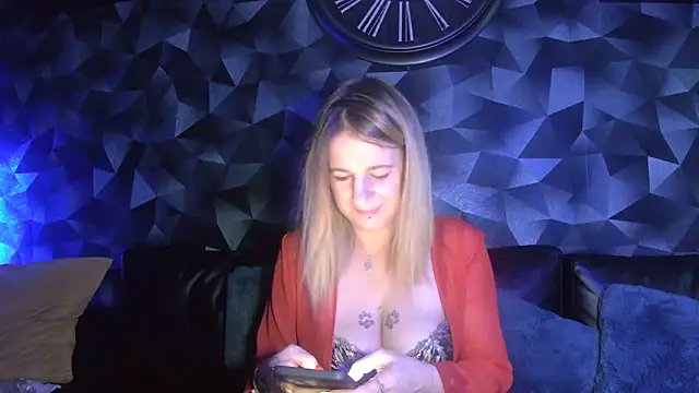 Snapshot of Delichieuse5 chatting on February 2026 09:09:02 PM Delichieuse5 online show from February 2026 09:09:02 PM