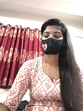 Queen-Any online show from November 2025 08:40:02 PM