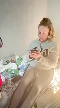 Snapshot of amandatheblondewife chatting on December 2025 05:56:01 AM amandatheblondewife online show from December 2025 05:56:01 AM