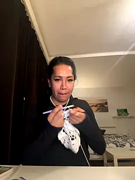 Snapshot of Mariqnq chatting on October 2025 10:53:02 PM Mariqnq online show from October 2025 10:53:02 PM