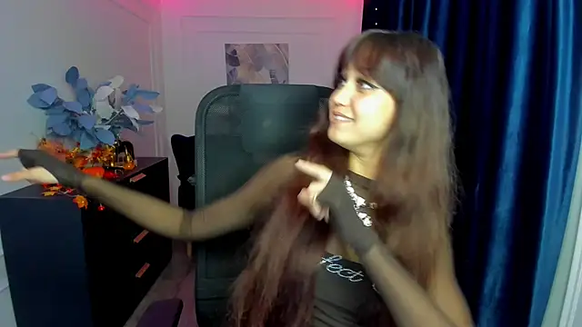 Snapshot of TiffanyYounge chatting on October 2025 04:09:01 AM TiffanyYounge online show from October 2025 04:09:01 AM