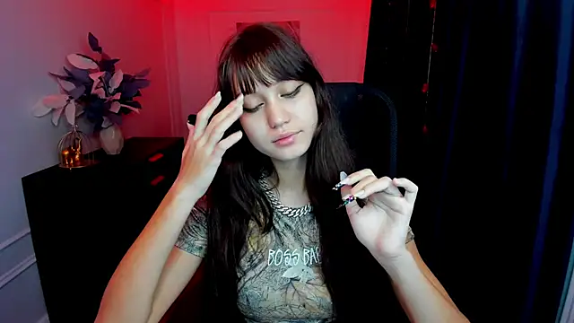 Snapshot of TiffanyYounge chatting on November 2025 04:10:02 AM TiffanyYounge online show from November 2025 04:10:02 AM