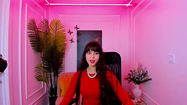 Snapshot of TiffanyYounge chatting on November 2025 07:41:02 PM TiffanyYounge online show from November 2025 07:41:02 PM