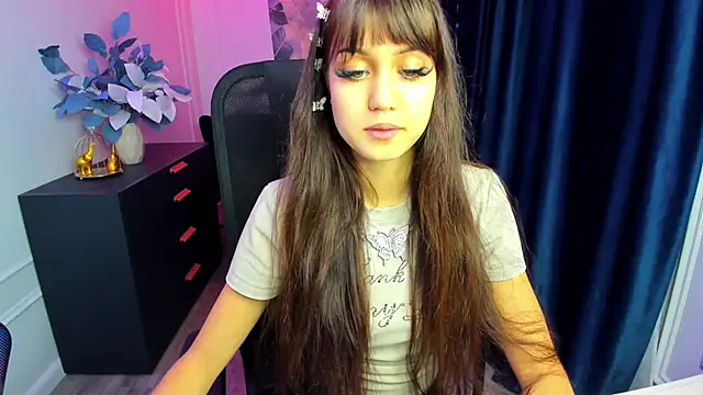 Snapshot of TiffanyYounge chatting on November 2025 12:30:01 PM TiffanyYounge online show from November 2025 12:30:01 PM