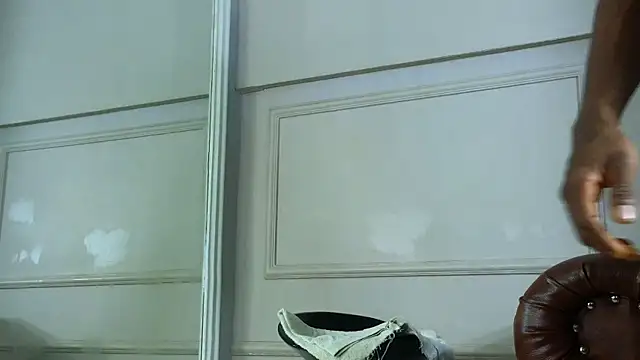 DereckWolf  online show from October 2025 11:23:02 AM