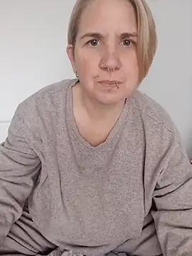 Snapshot of LaceyWestxx chatting on October 2025 10:34:02 AM LaceyWestxx online show from October 2025 10:34:02 AM