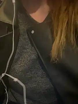 melisss2 online show from November 2025 02:30:01 PM