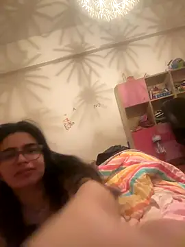 luciamaria01 online show from October 2025 05:44:02 PM