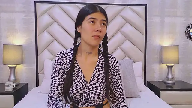 CristalShayy online show from February 2026 11:20:02 AM