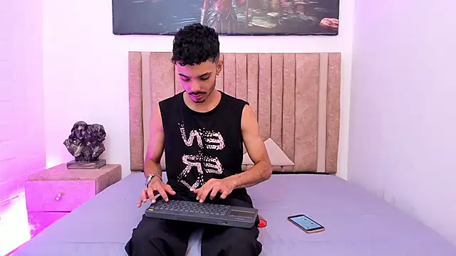 Timothe Evans online show from October 2025 08:47:01 PM