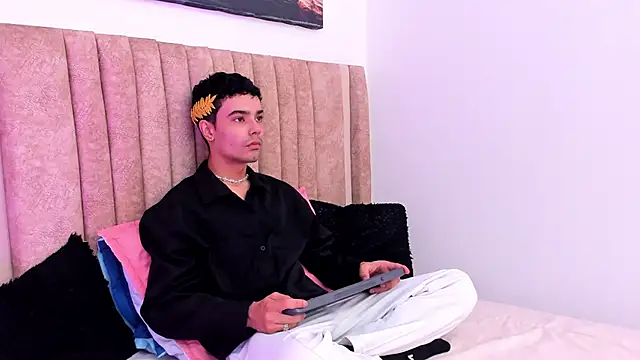 Timothe Evans online show from November 2025 08:07:01 PM