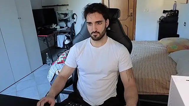 Al3xox02 online show from February 2026 12:17:01 PM