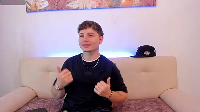 Snapshot of Leoo_Miller chatting on October 2025 09:15:01 PM Leoo Miller online show from October 2025 09:15:01 PM