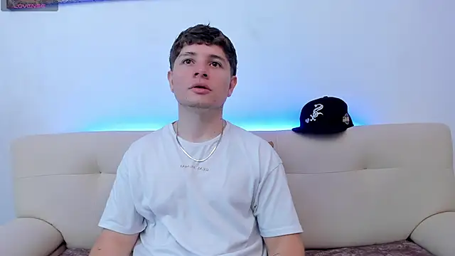 Snapshot of Leoo_Miller chatting on October 2025 08:52:01 PM Leoo Miller online show from October 2025 08:52:01 PM