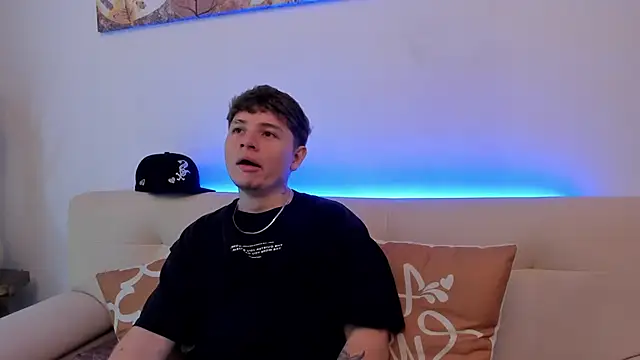 Snapshot of Leoo_Miller chatting on October 2025 07:54:02 PM Leoo Miller online show from October 2025 07:54:02 PM