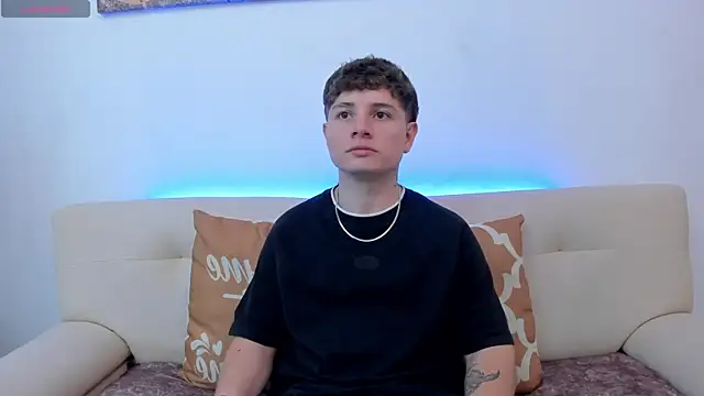 Snapshot of Leoo_Miller chatting on November 2025 08:00:01 PM Leoo Miller online show from November 2025 08:00:01 PM