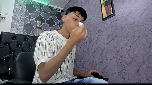 sexyboys cutex18 online show from March 2026 03:34:01 AM