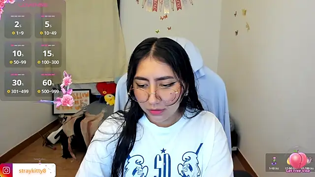 Snapshot of LoveLyy- chatting on October 2025 09:16:01 PM LoveLyy- online show from October 2025 09:16:01 PM