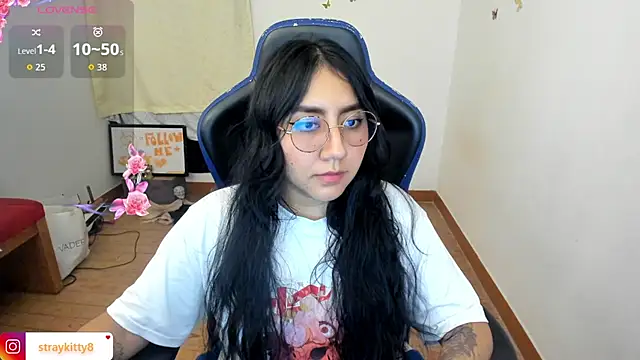 Snapshot of LoveLyy- chatting on January 2026 03:19:02 AM LoveLyy- online show from January 2026 03:19:02 AM