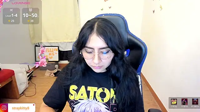 Snapshot of LoveLyy- chatting on January 2026 03:32:01 AM LoveLyy- online show from January 2026 03:32:01 AM