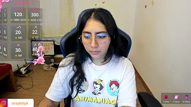 Snapshot of LoveLyy- chatting on February 2026 04:32:01 PM LoveLyy- online show from February 2026 04:32:01 PM