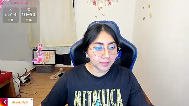 Snapshot of LoveLyy- chatting on February 2026 09:48:02 PM LoveLyy- online show from February 2026 09:48:02 PM