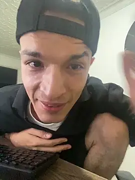 Snapshot of santyrestrepo chatting on October 2025 12:14:01 AM santyrestrepo online show from October 2025 12:14:01 AM